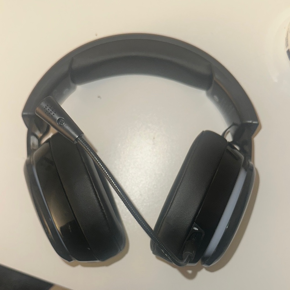 Black bluetooth Over-Ear gaming  Headphones with Mic